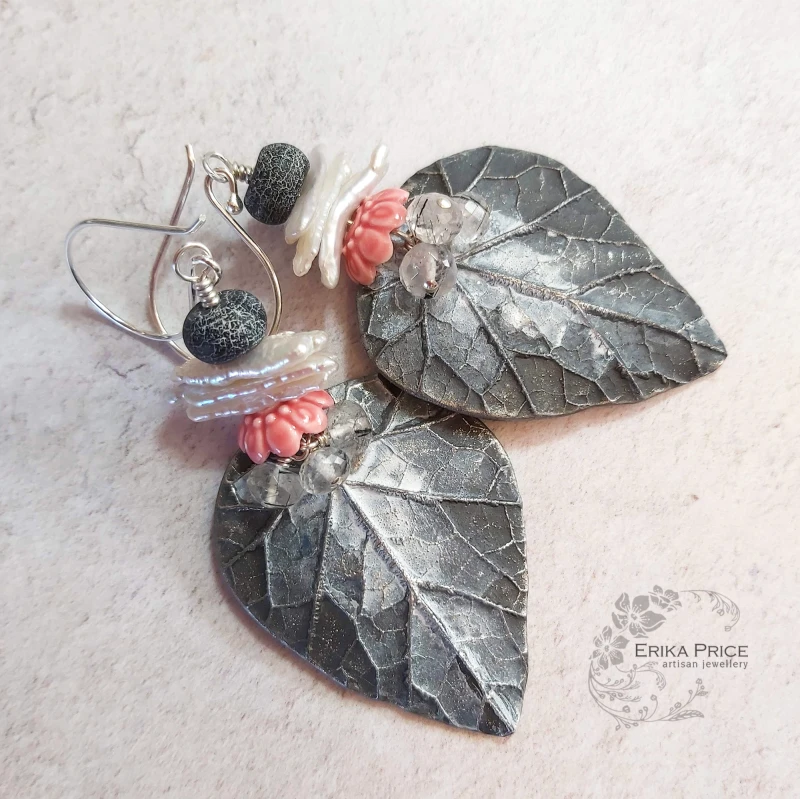 Monochrome Leaf Earrings (SON 403)