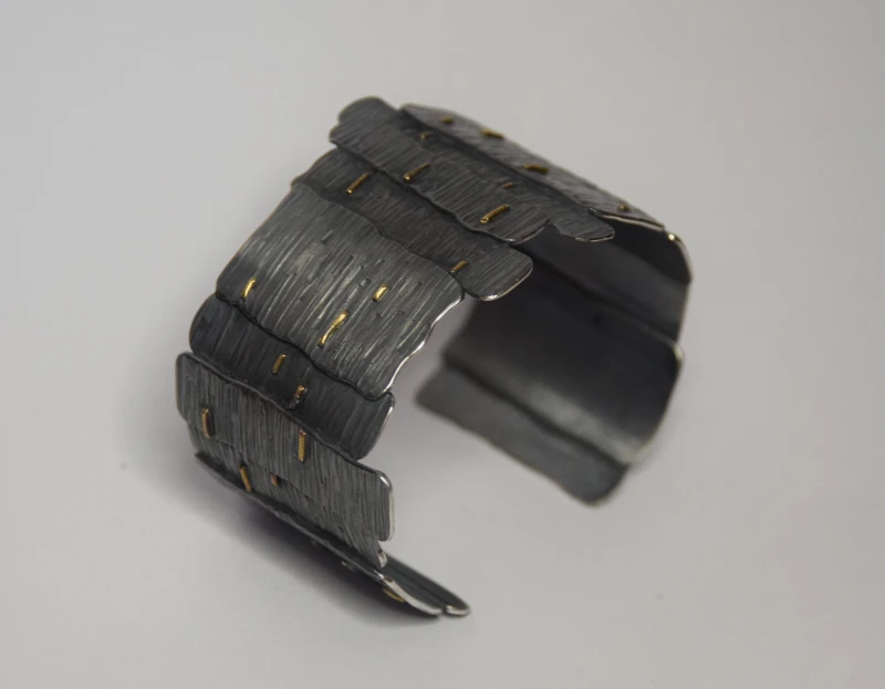 wide multilayered plaque tectonic cuff