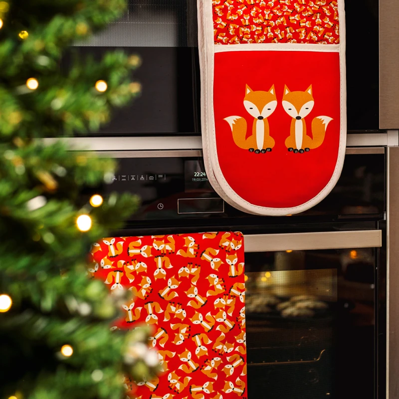 Foxes Oven Gloves and Tea Towels