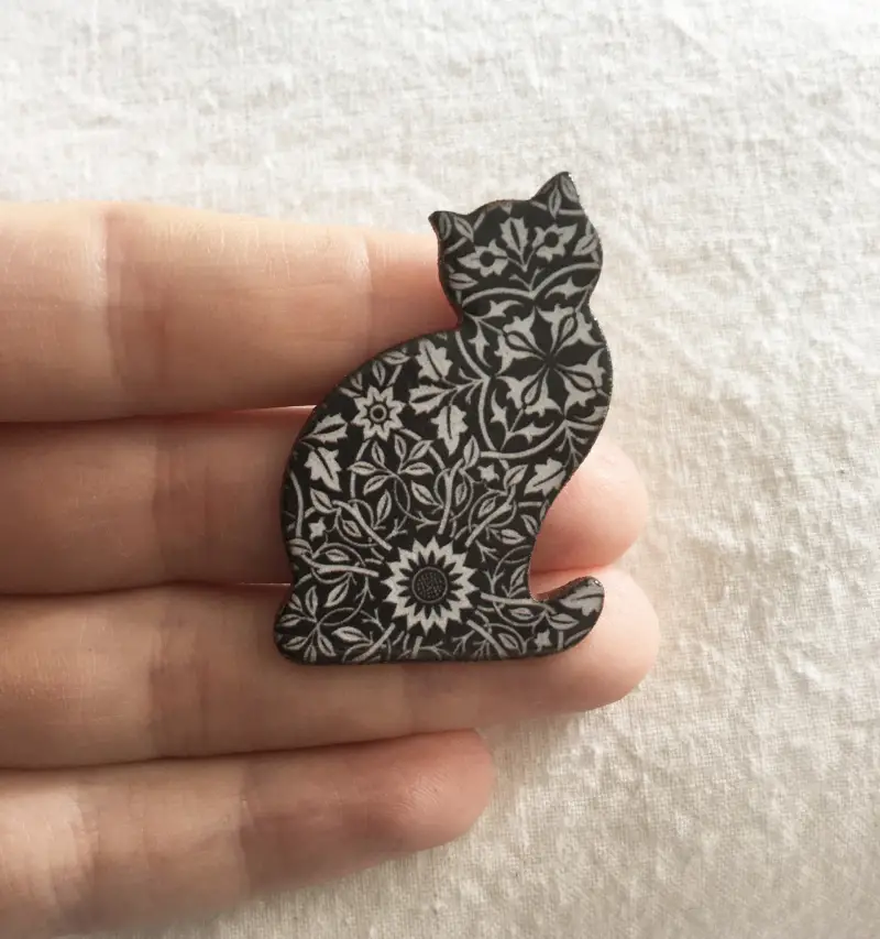 Ceramic Cat Brooch Featuring Heritage Design