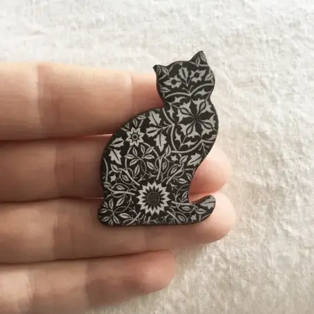 Ceramic Cat Brooch Featuring Heritage Design