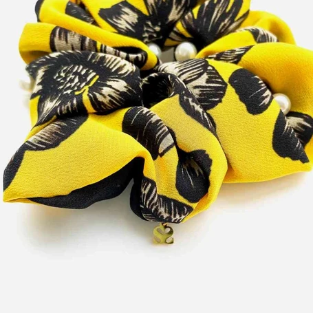 Maria Pearl Scrunchie (2)