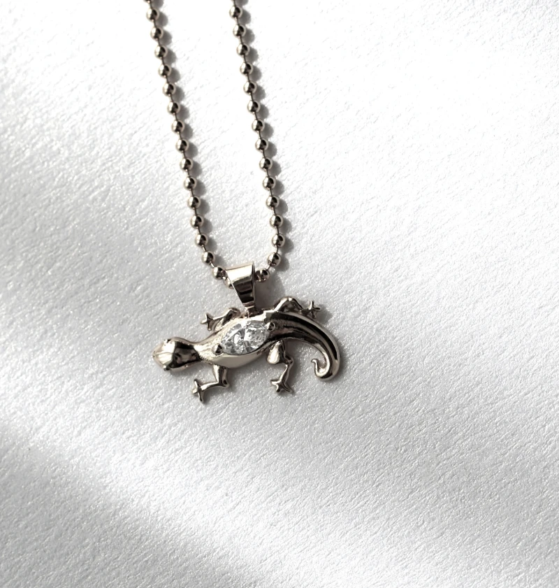 18k-solid-white-gold-salamander-pendant-necklace-lena-cohen-jewellery