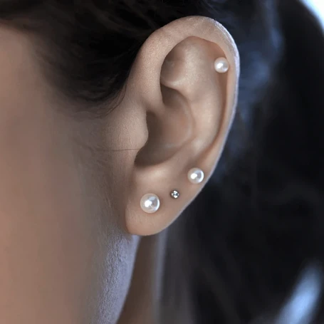 elegant-pearl-studs-flat-back-solid-gold-piercing-cartilage-studs-lena-cohen-jew